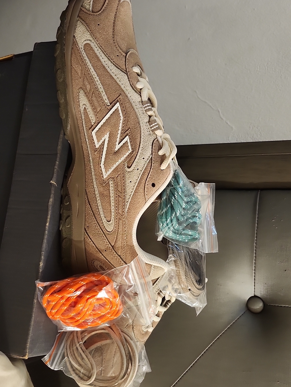 New BALANCE U204